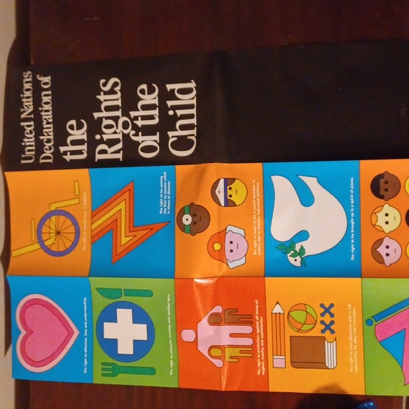 Vintage Unicef Barbie Set - Picture 15 of 16